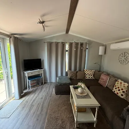 Seaside Chalet *